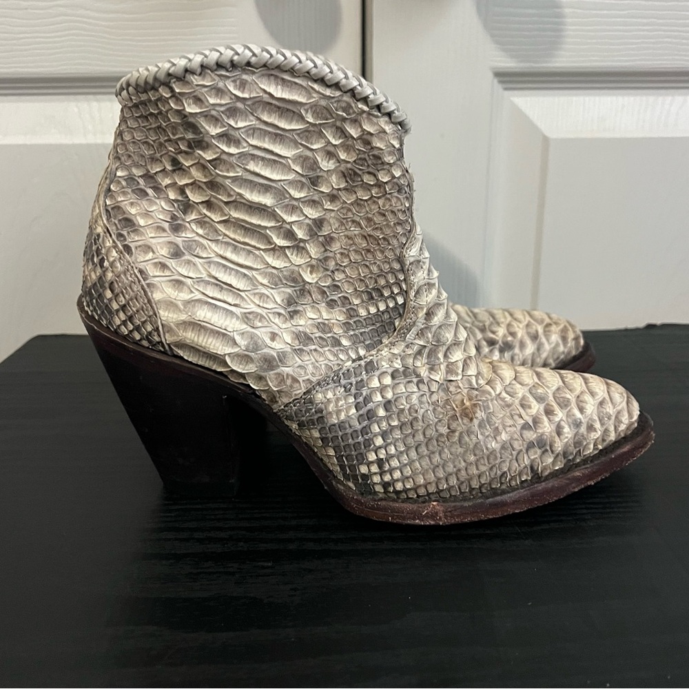 Allens Austin Texas Azulado Natural boots booties Snake Skin size 7.5 B